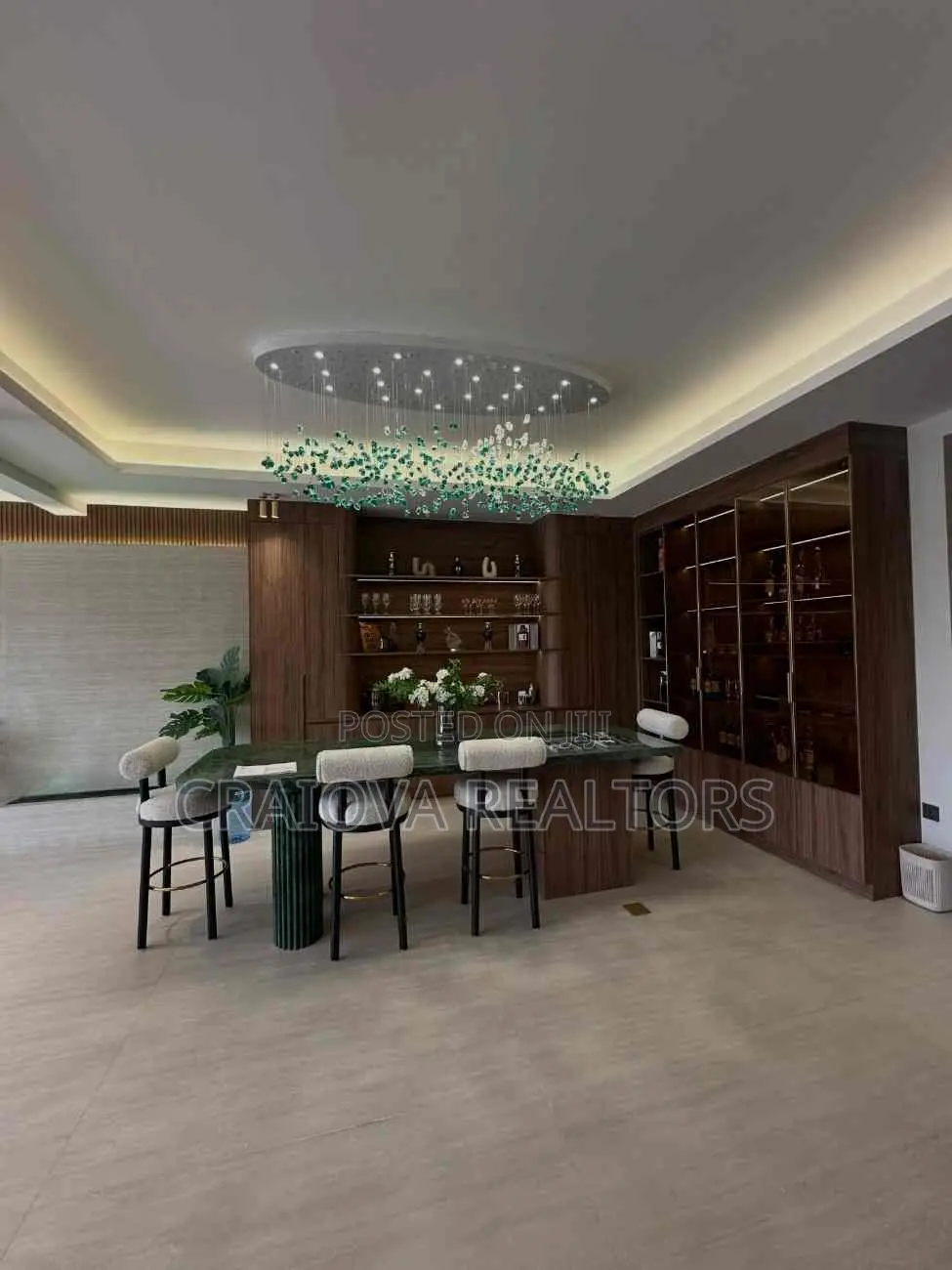 5bdrm Apartment in Spring Valley for sale