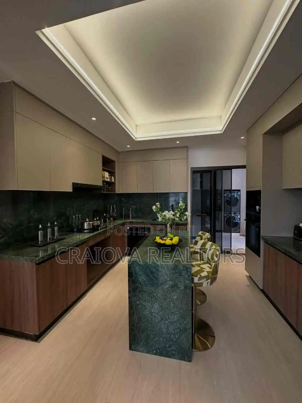5bdrm Apartment in Spring Valley for sale
