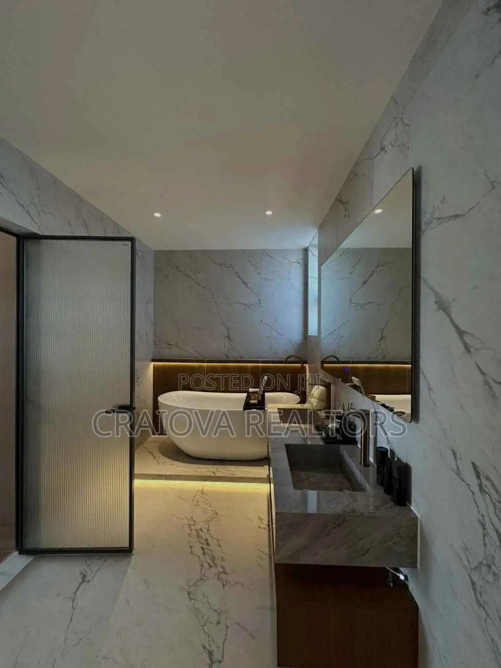 5bdrm Apartment in Spring Valley for sale