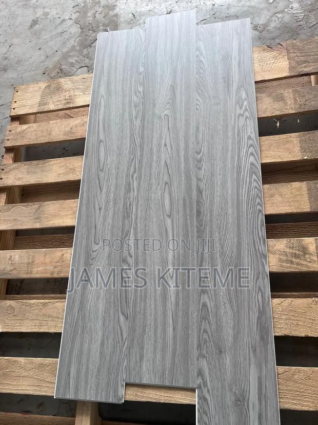 SPC Flooring Materials - thumbnail 2