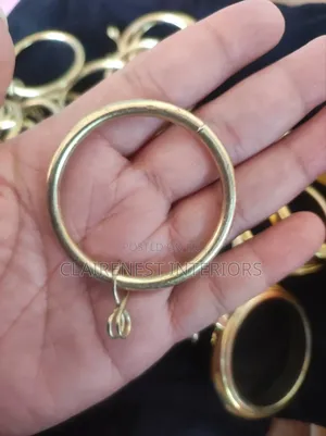 Gold and Shinny Round Drippery Rings