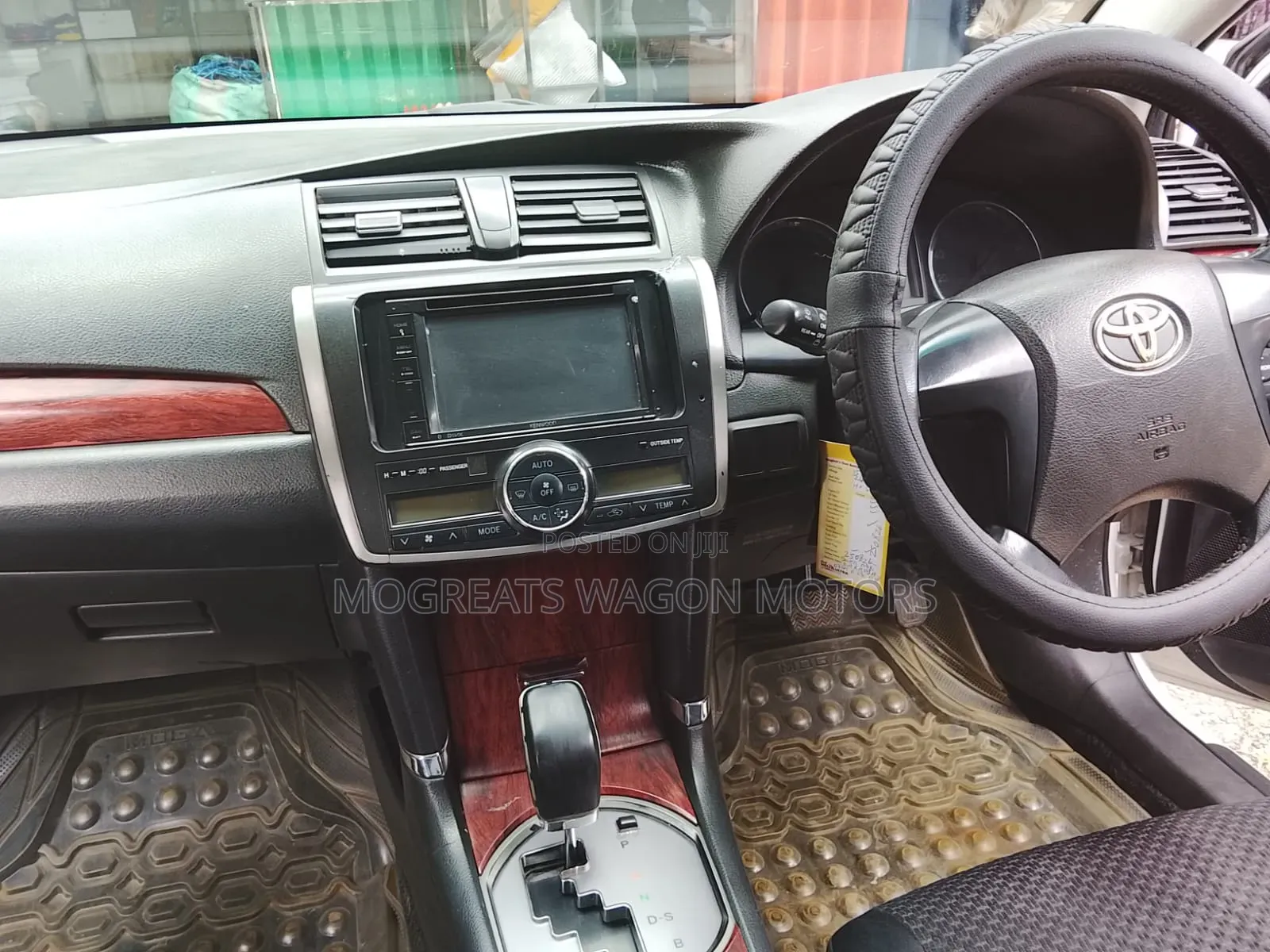 Toyota Premio 2011 White