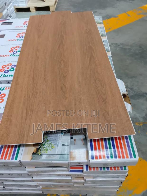 SPC Flooring Materials - thumbnail 3