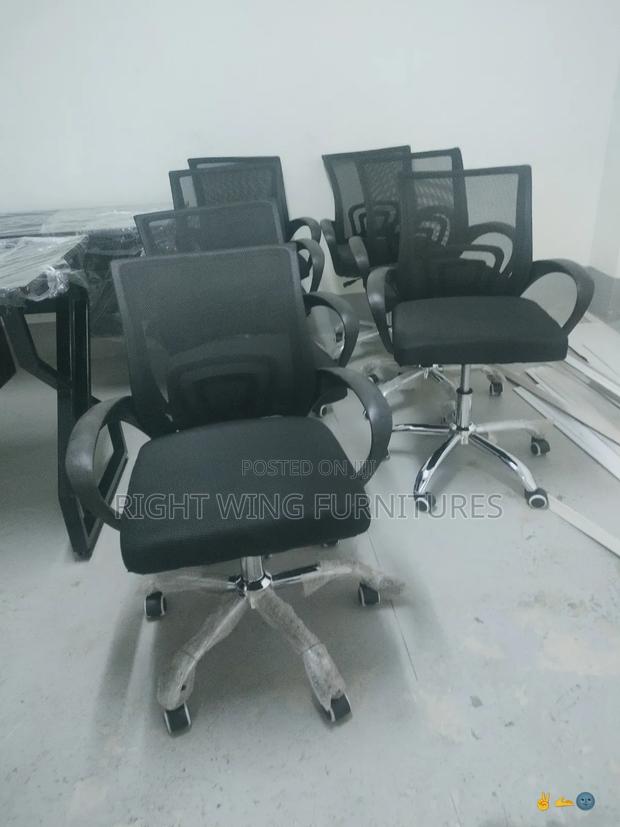 Offer Adjustable Office Mesh Chair - thumbnail 2