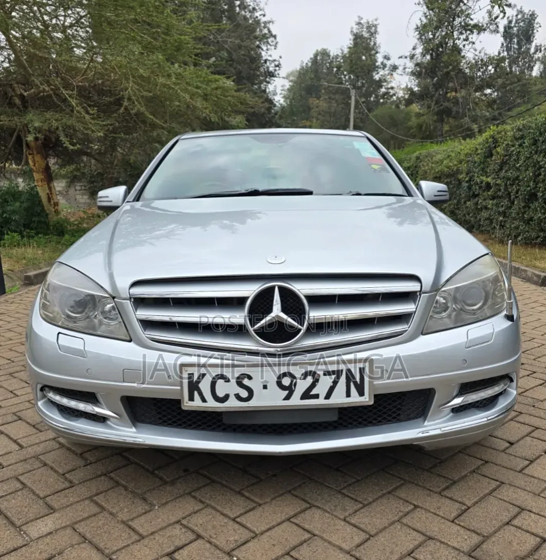 Mercedes-Benz C200 2012 Silver