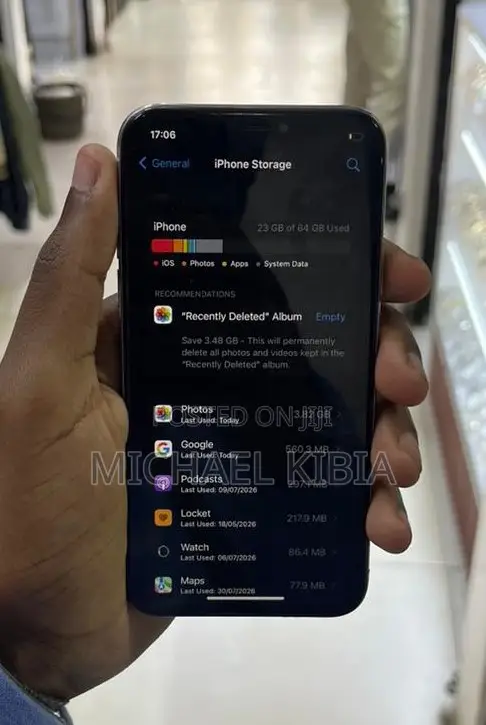Apple iPhone X 64 GB White