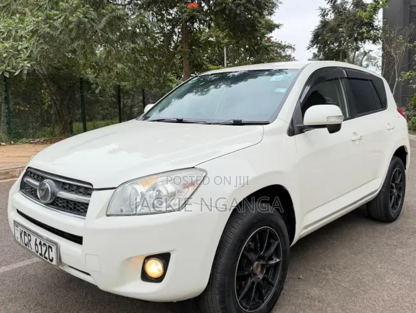 Toyota RAV4 2012 White