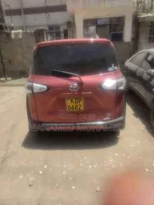 Toyota Sienta 2017 Pink