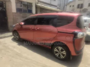 Toyota Sienta 2017 Pink