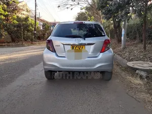 Toyota Vitz 2012 Silver
