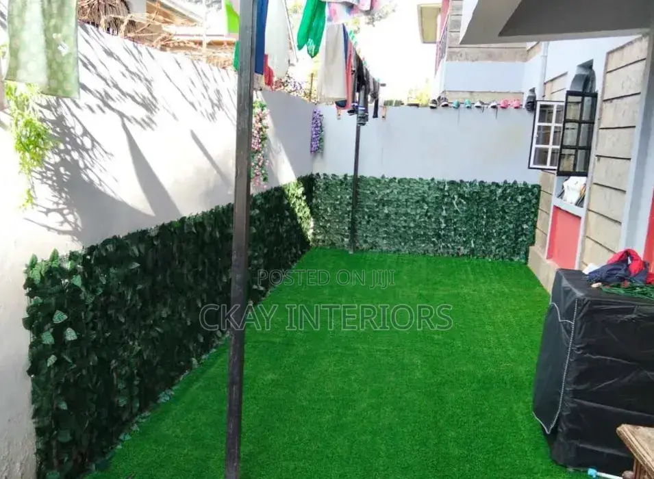 Backyard Fencing With Artificial Balcony Privacy Fence
