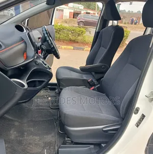 Toyota Sienta 2016 White