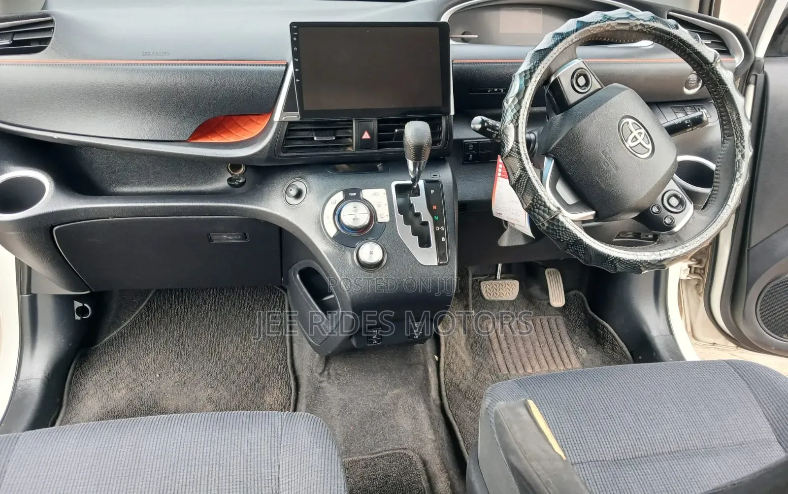 Toyota Sienta 2016 White