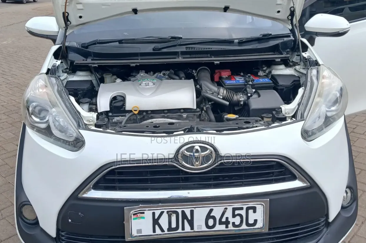 Toyota Sienta 2016 White