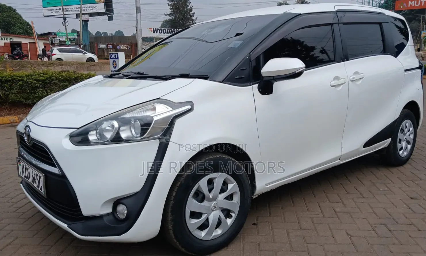 Toyota Sienta 2016 White