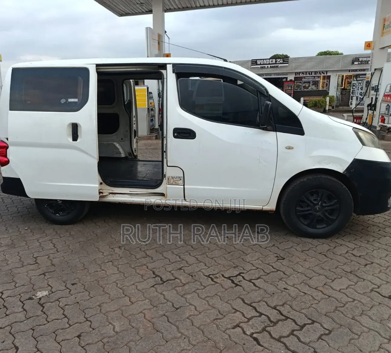 Nissan NP200 2011 White