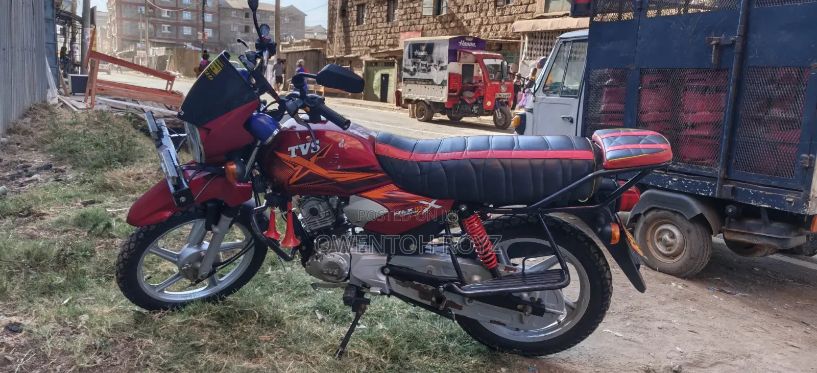 TVS HLX Plus ES 2025 Red