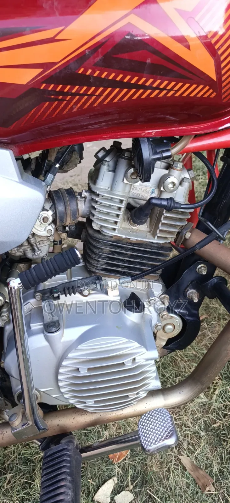 TVS HLX Plus ES 2025 Red