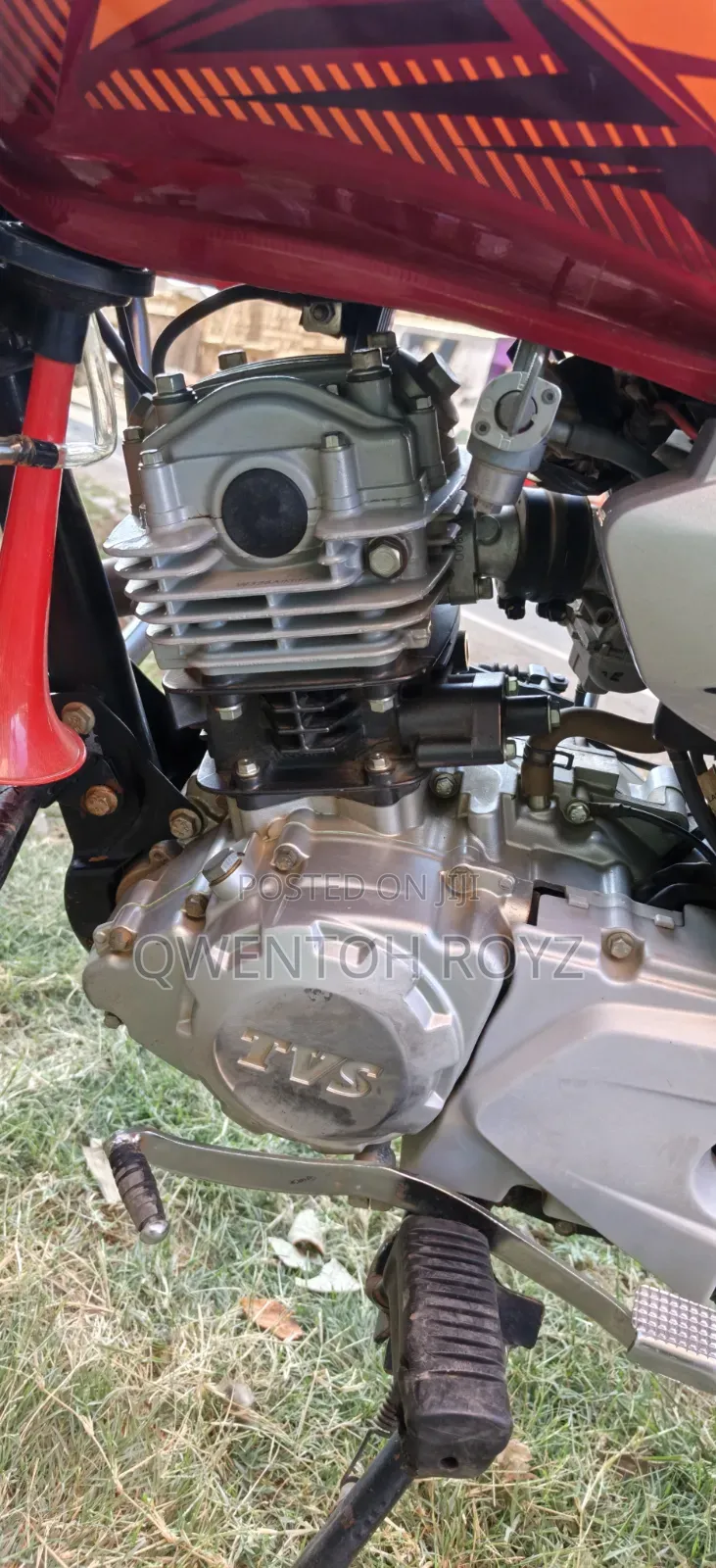 TVS HLX Plus ES 2025 Red