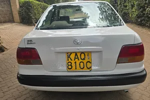 Toyota Corolla 1997 White