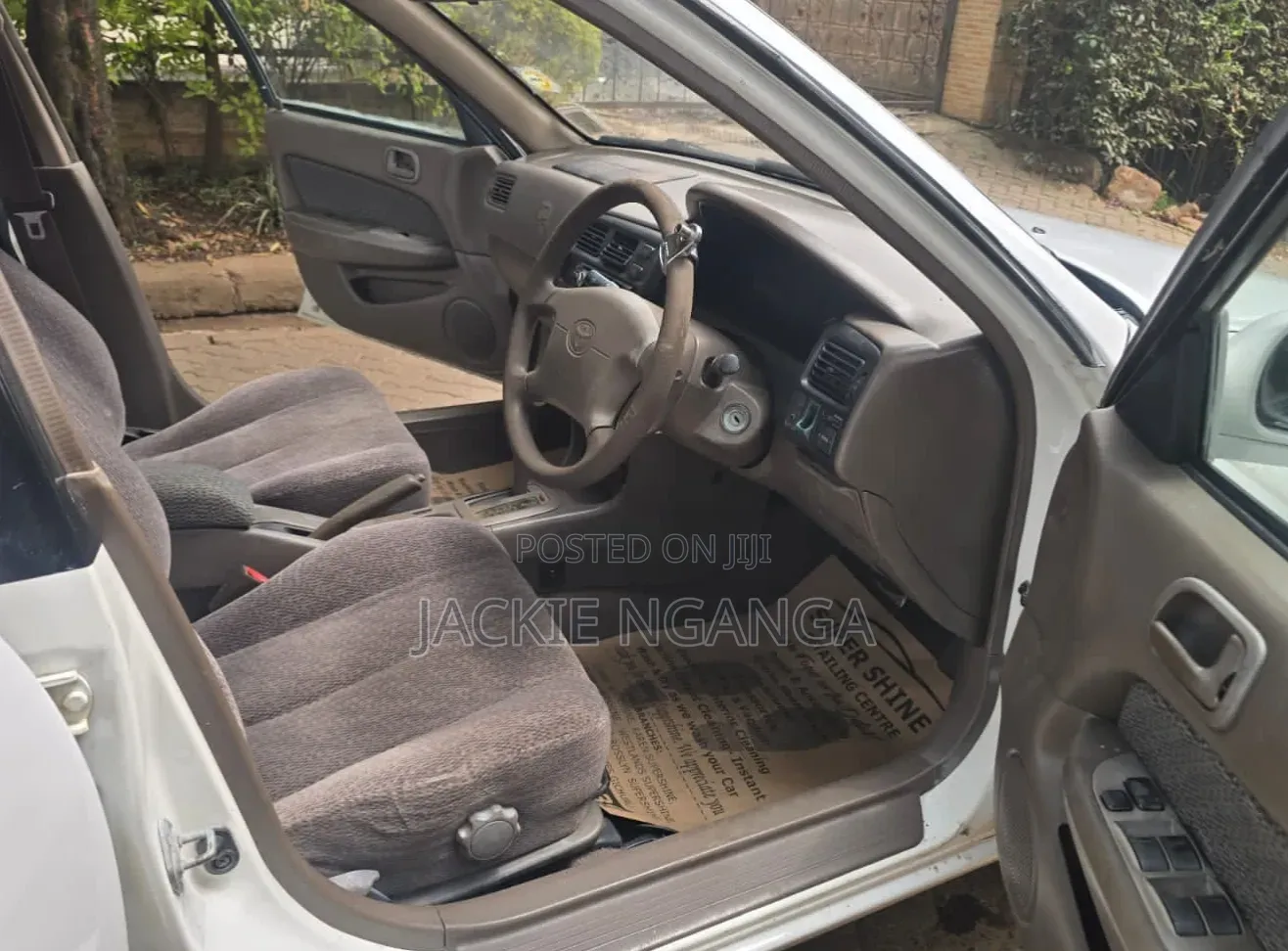 Toyota Corolla 1997 White