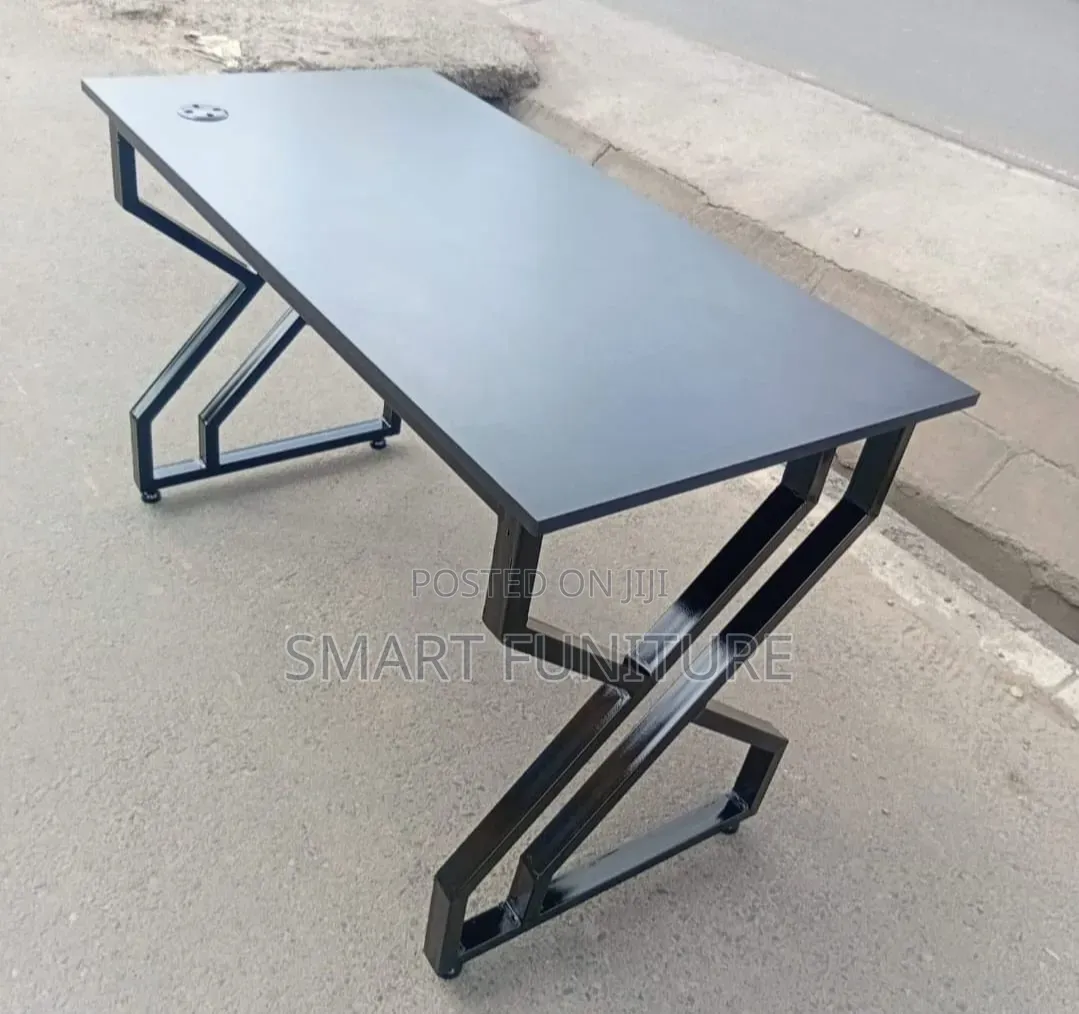 Metallic Frame Office Desk/Wooden Top Executive Office Desk