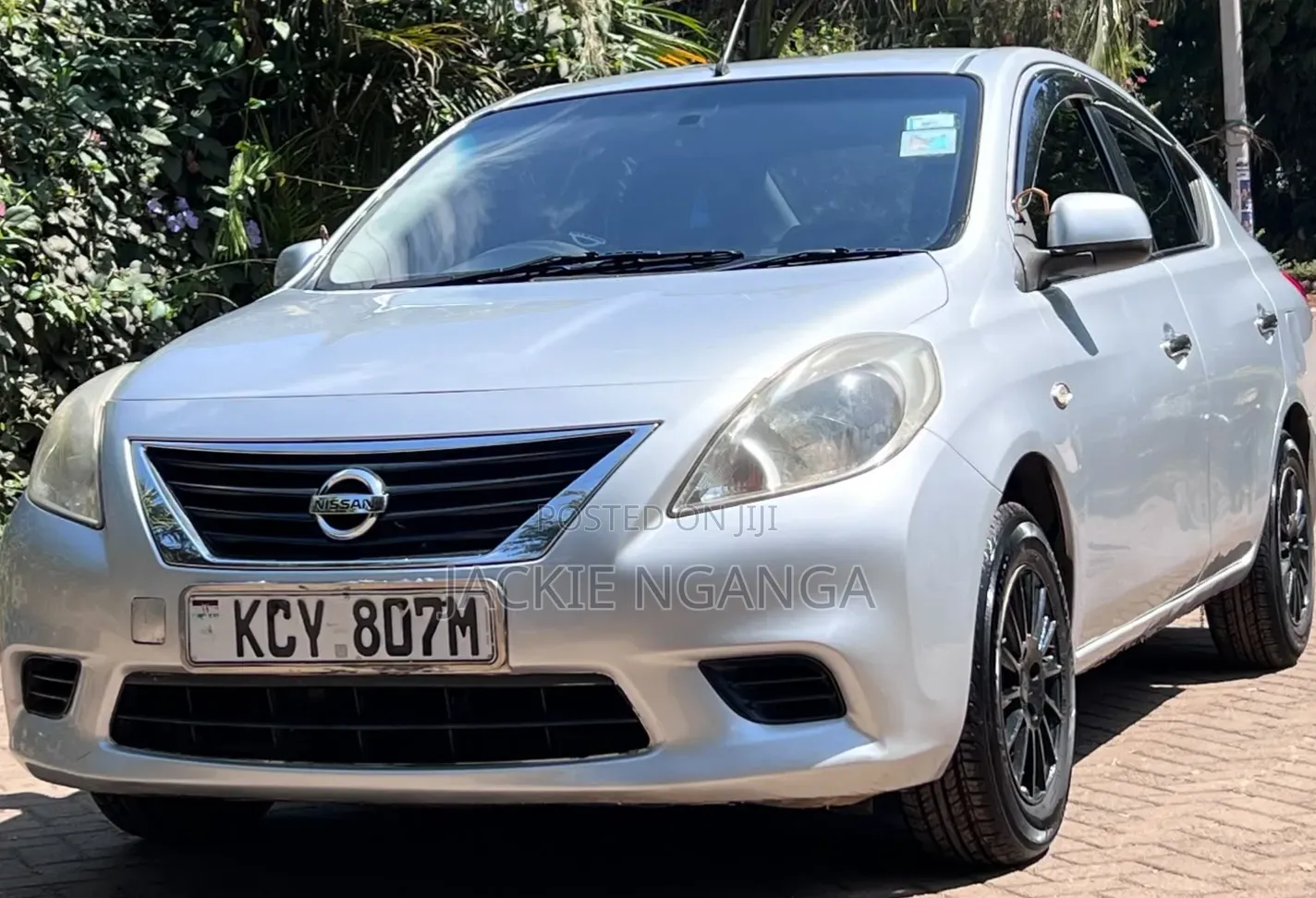 Nissan Latio 1.2 2013 Silver