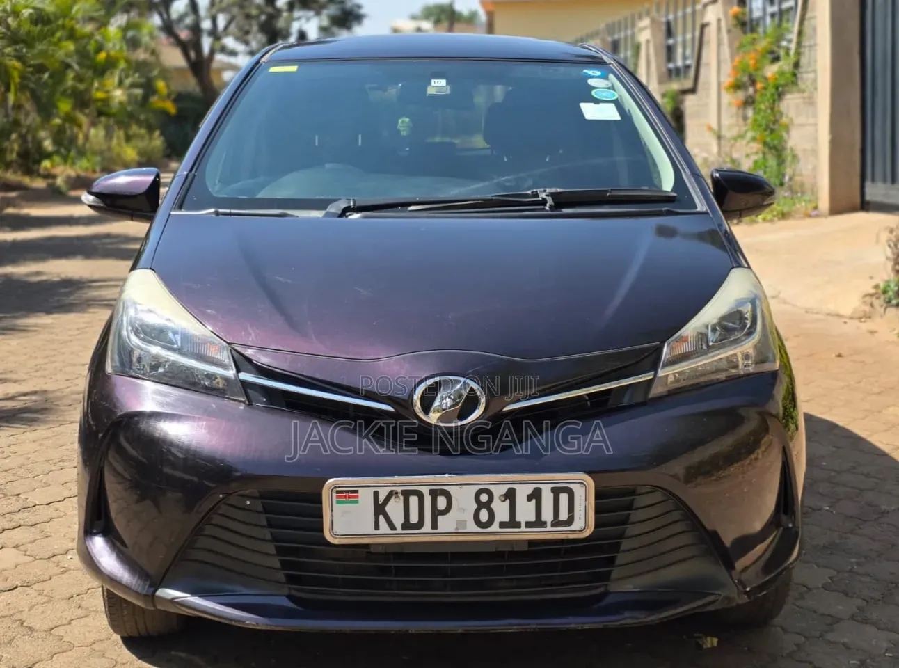 Toyota Vitz 2016 Maroon