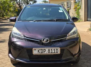 Toyota Vitz 2016 Maroon