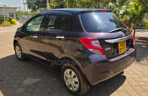 Toyota Vitz 2016 Maroon