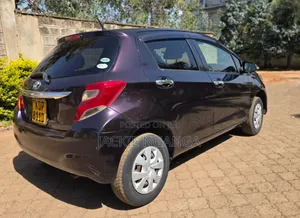 Toyota Vitz 2016 Maroon