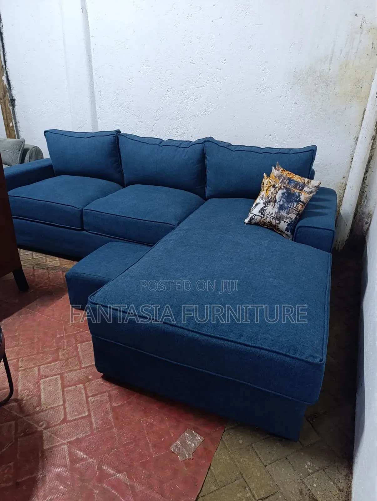 L-Shaped Blue  (5-Seater) Corner Seates in Kilimani/Nairobi