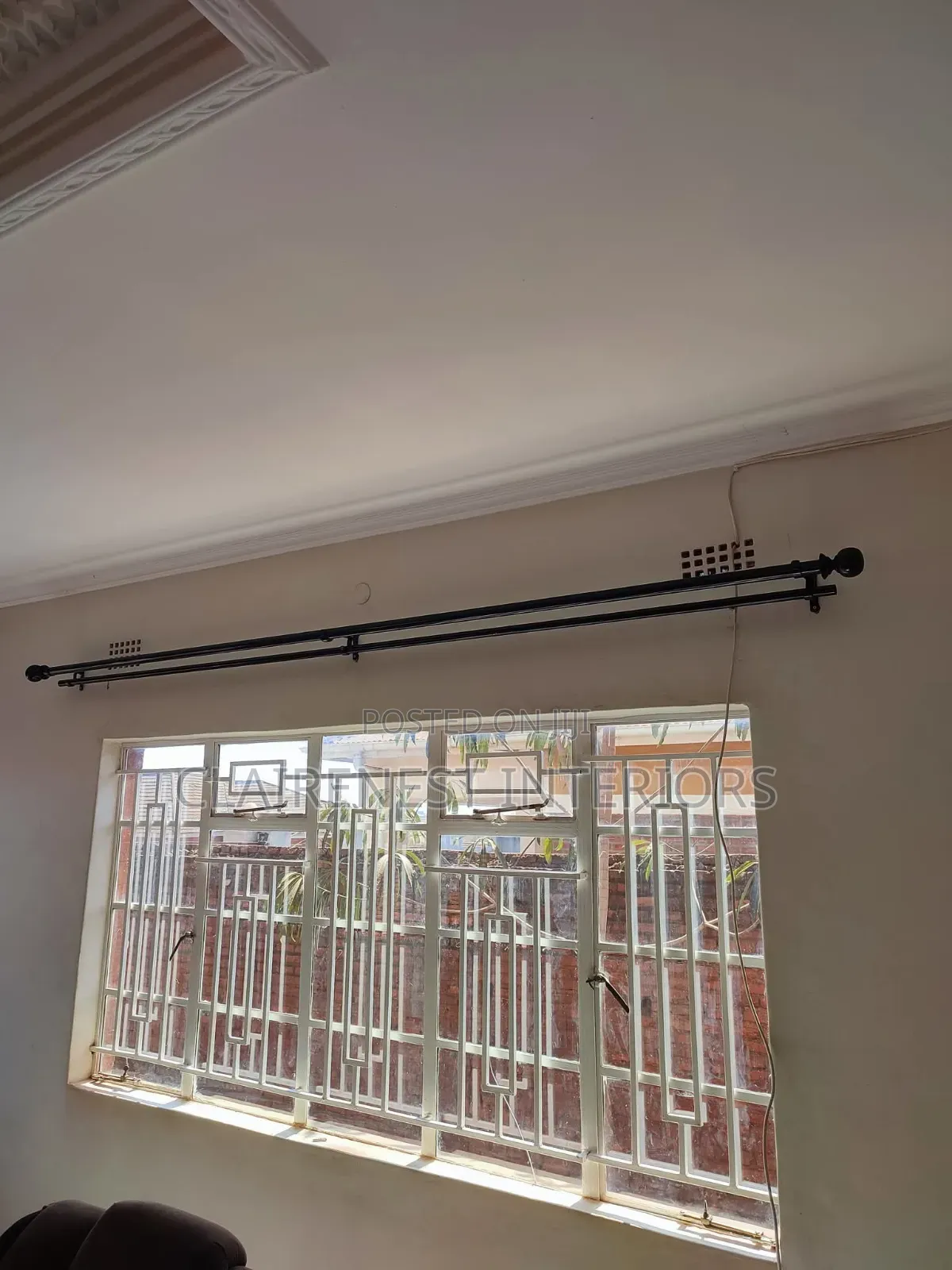Durable Powder Coated Rod Curtain Support for Refined Décor.
