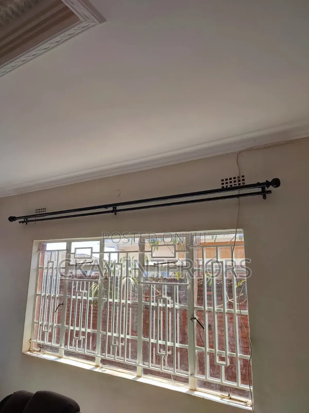 Durable Powder Coated Rod Curtain Support for Refined Décor.