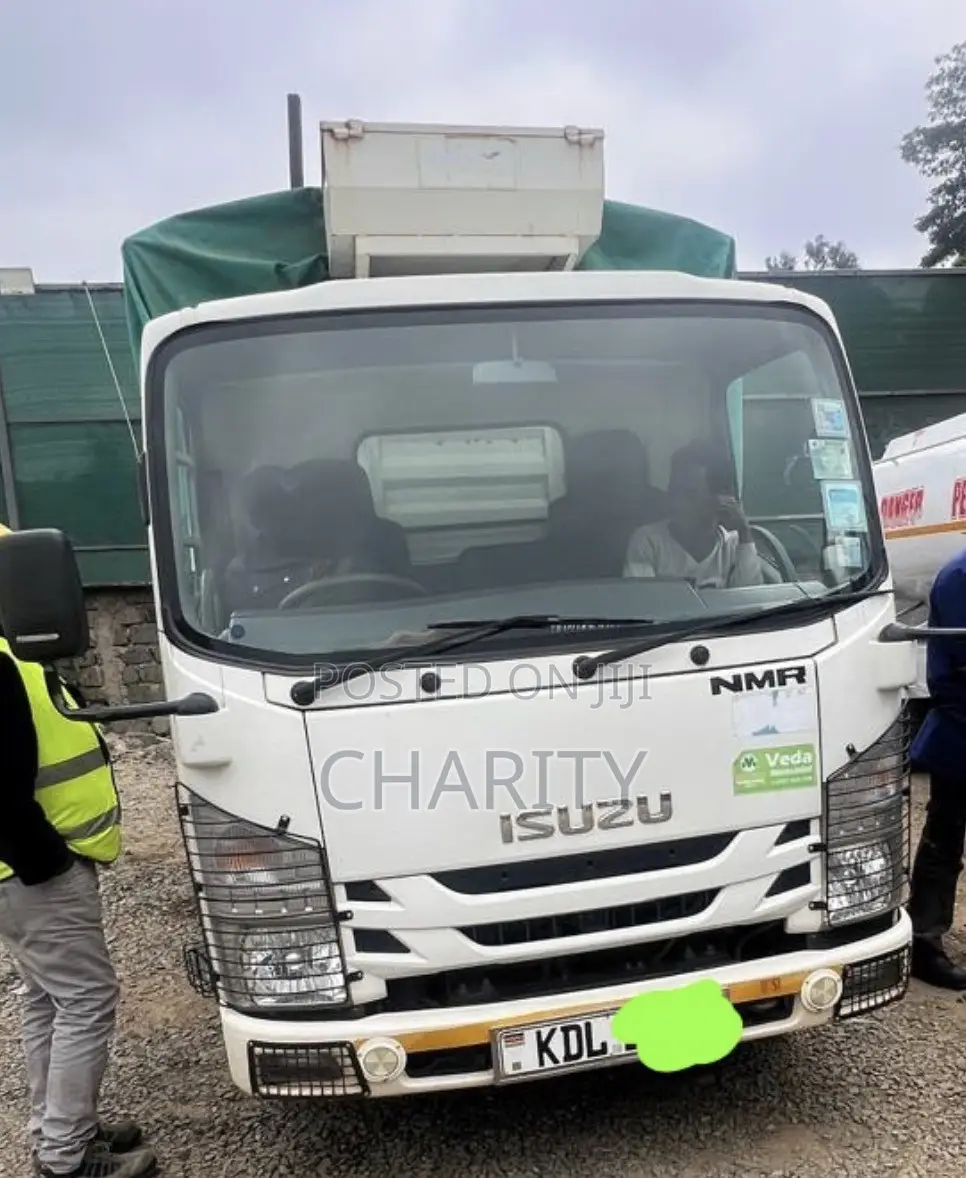 Isuzu NMR Yom 2022