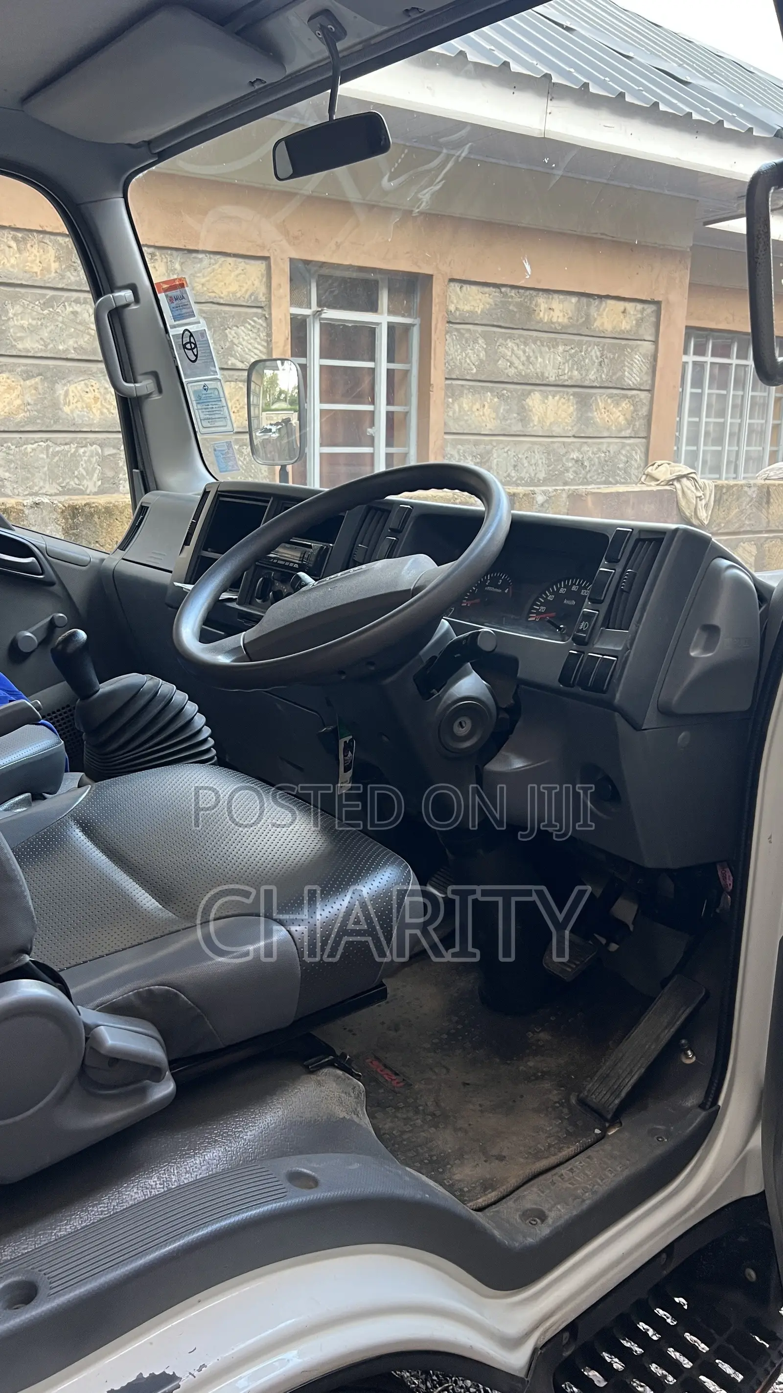 Isuzu NMR Yom 2022