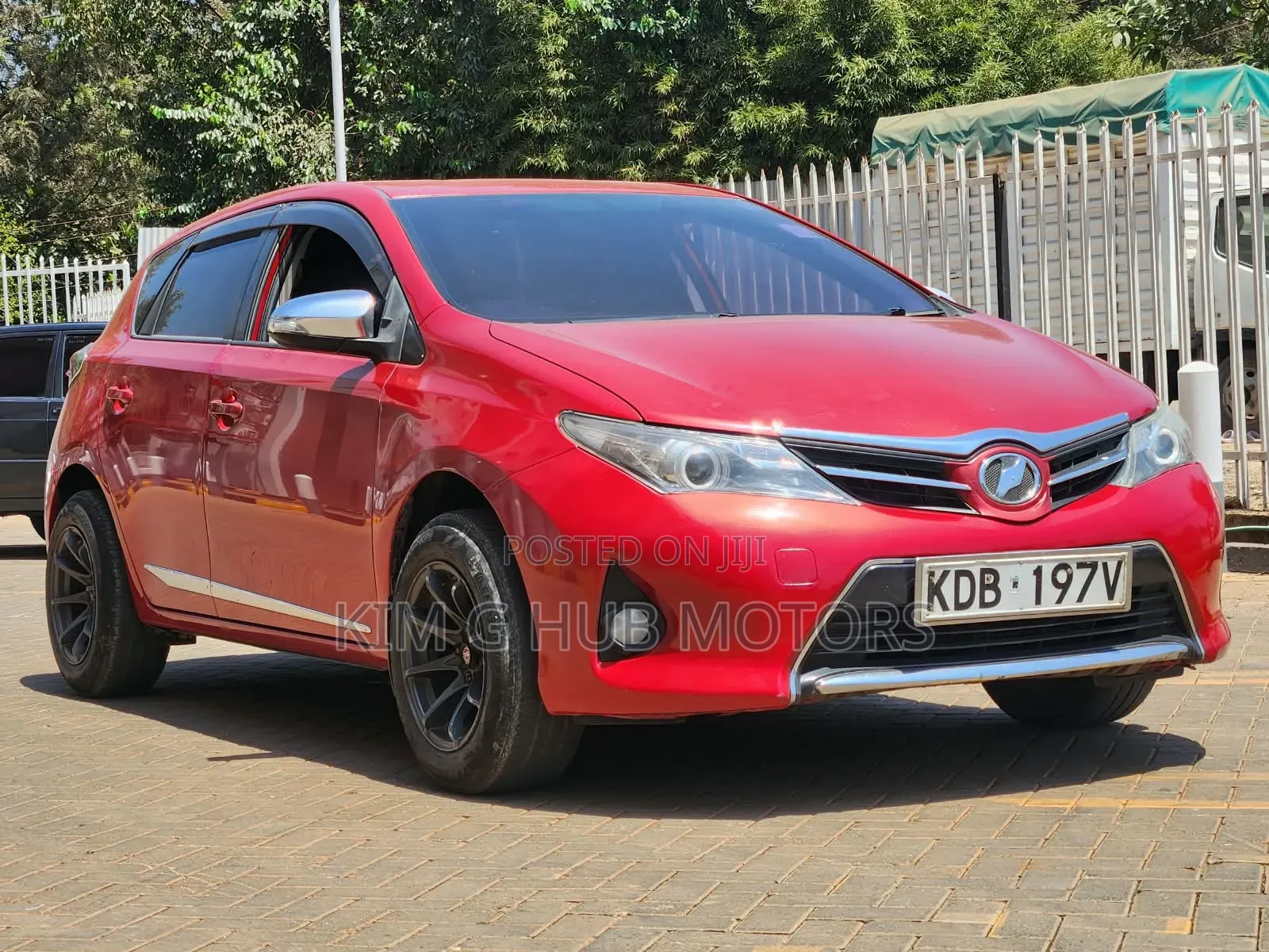 Toyota Auris 2013 Red