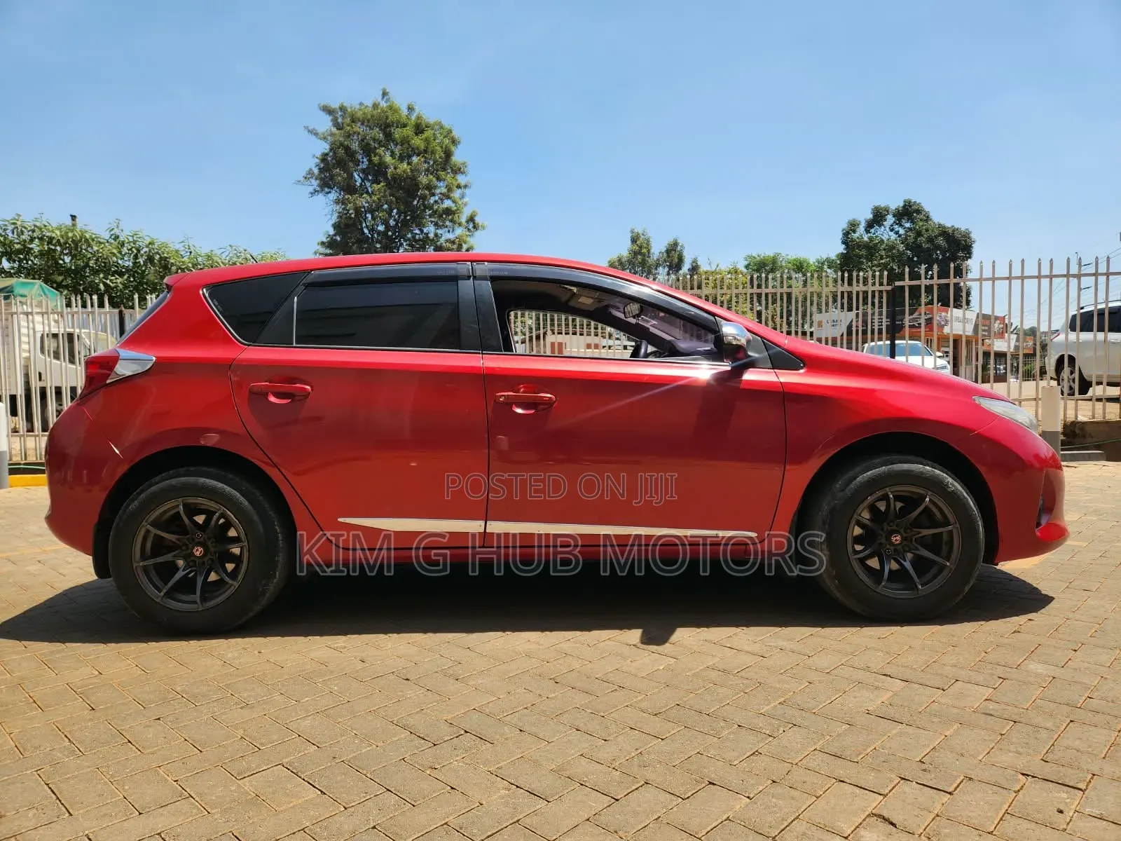 Toyota Auris 2013 Red