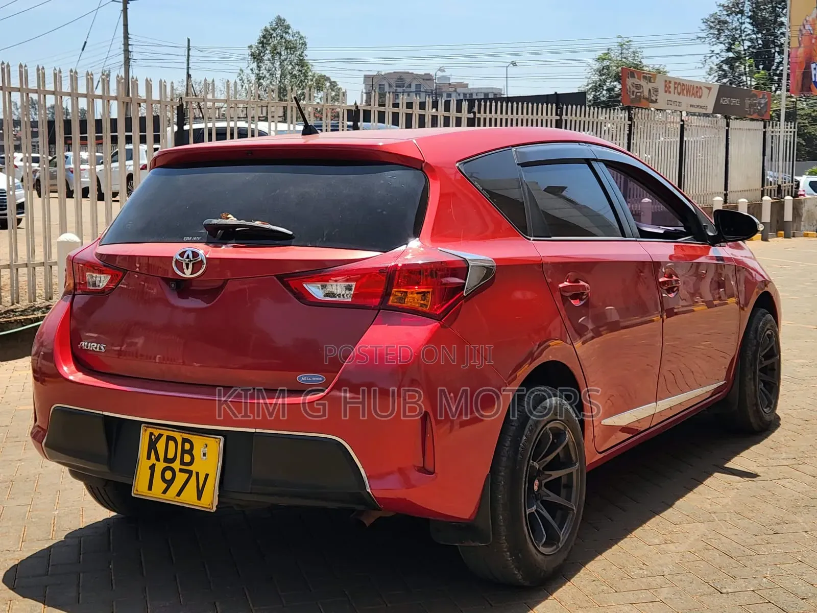 Toyota Auris 2013 Red