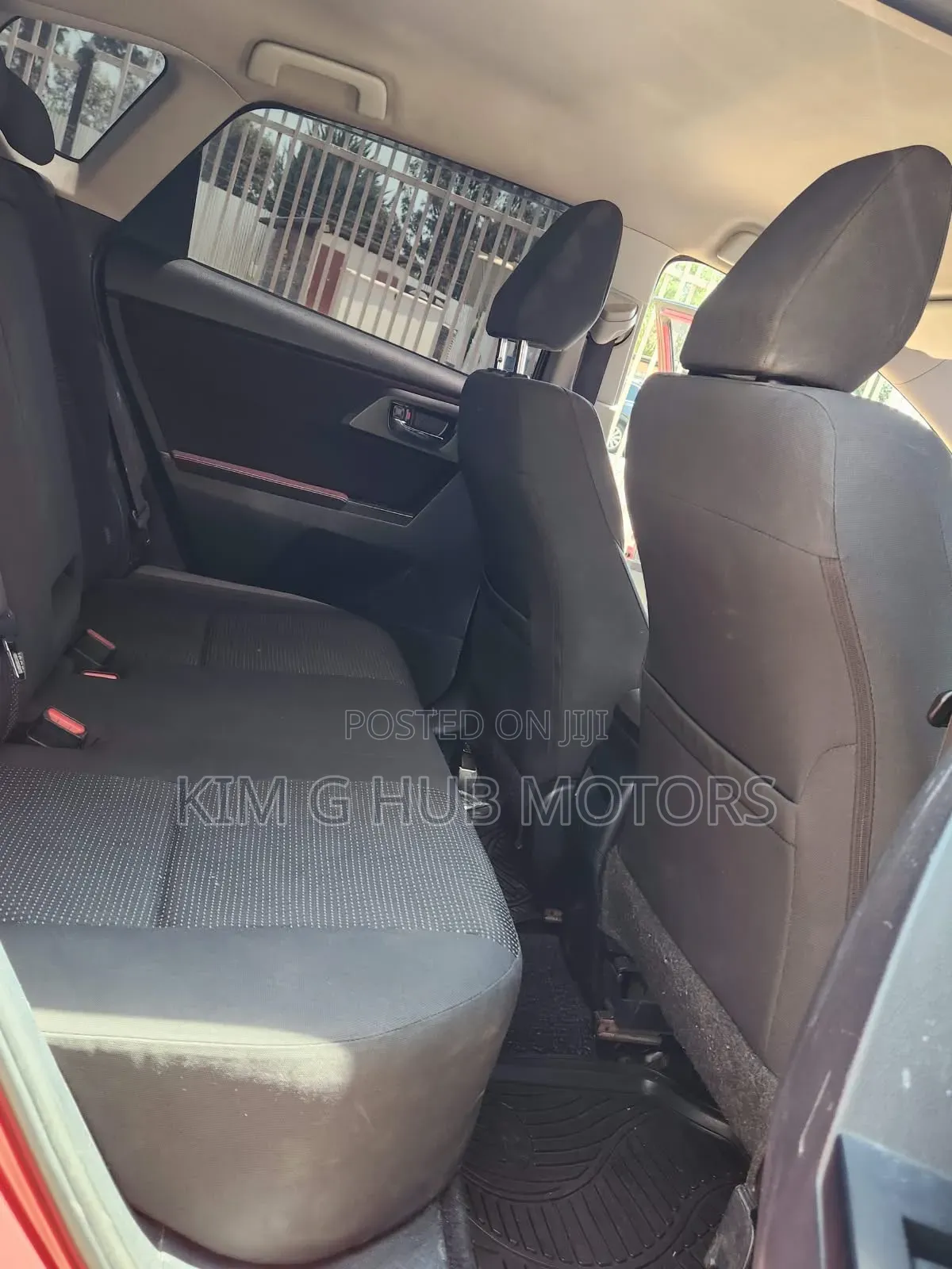 Toyota Auris 2013 Red