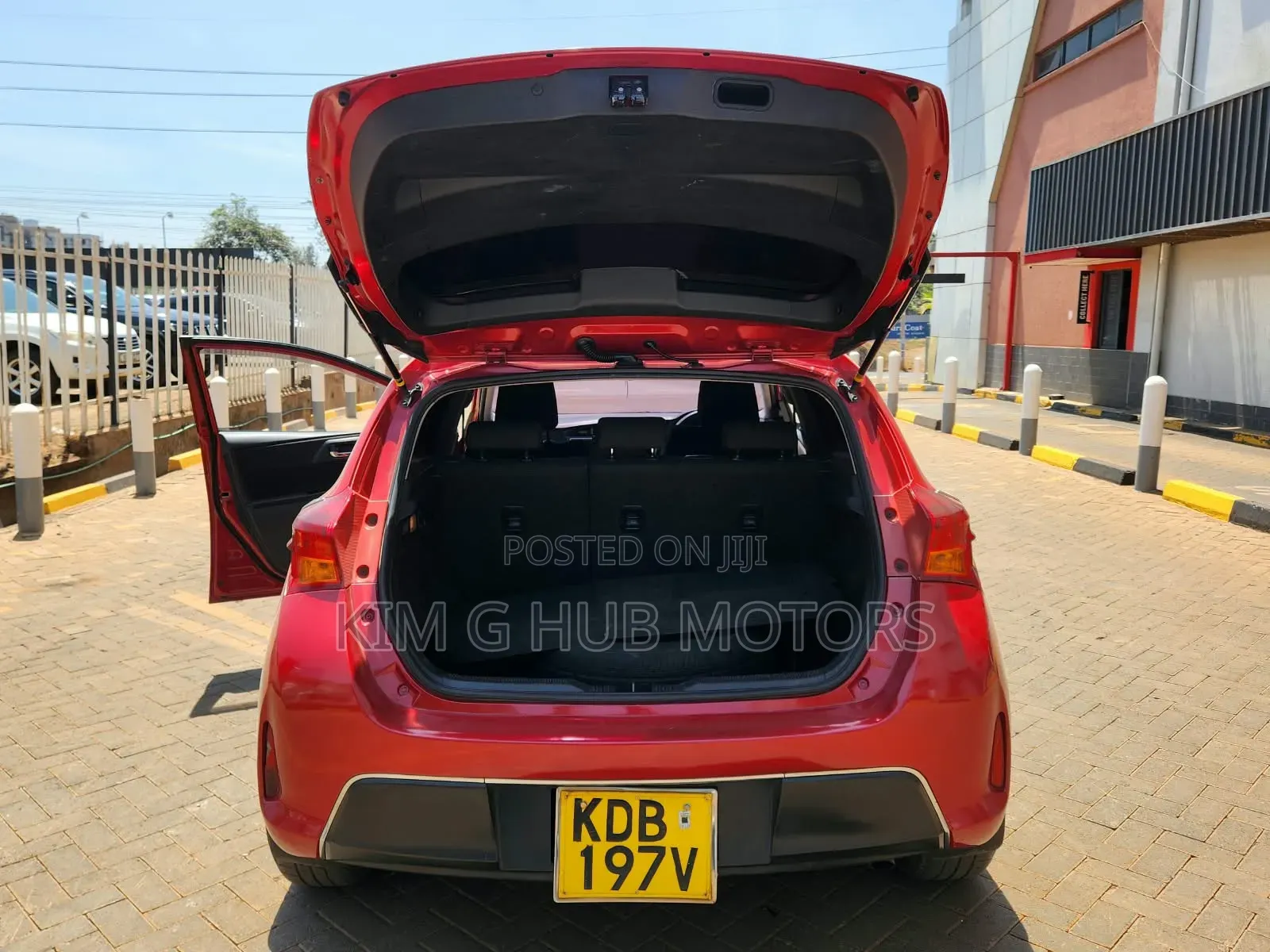 Toyota Auris 2013 Red