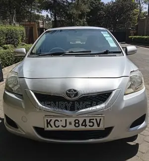 Toyota Belta 2009 Silver
