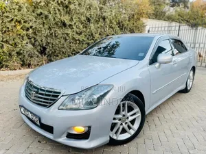 Toyota Crown 2012 Silver