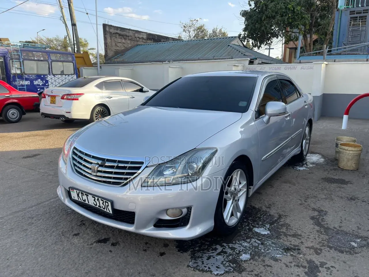 Toyota Crown 2012 Silver