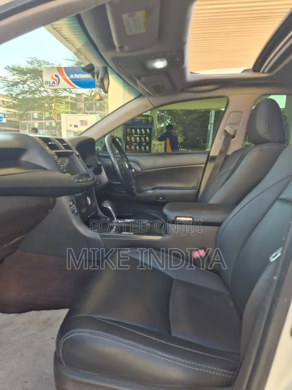Toyota Crown 2012 Silver