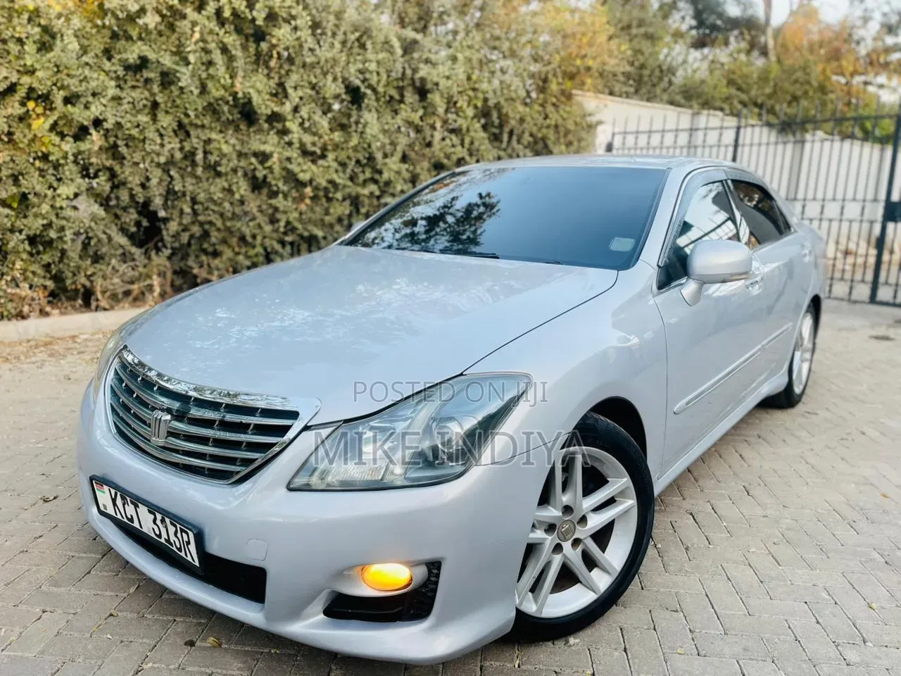 Toyota Crown 2012 Silver