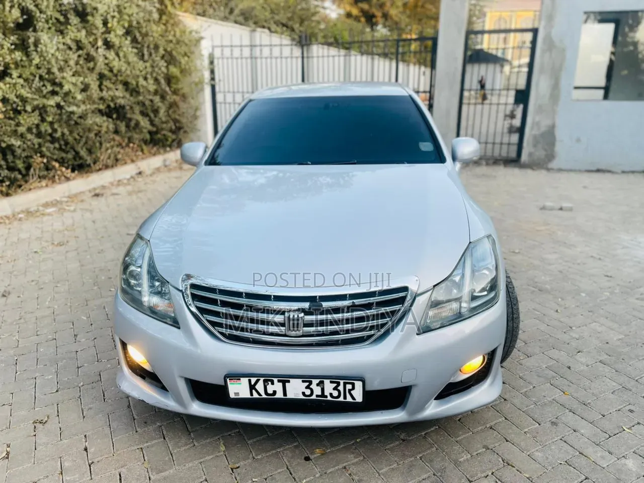 Toyota Crown 2012 Silver