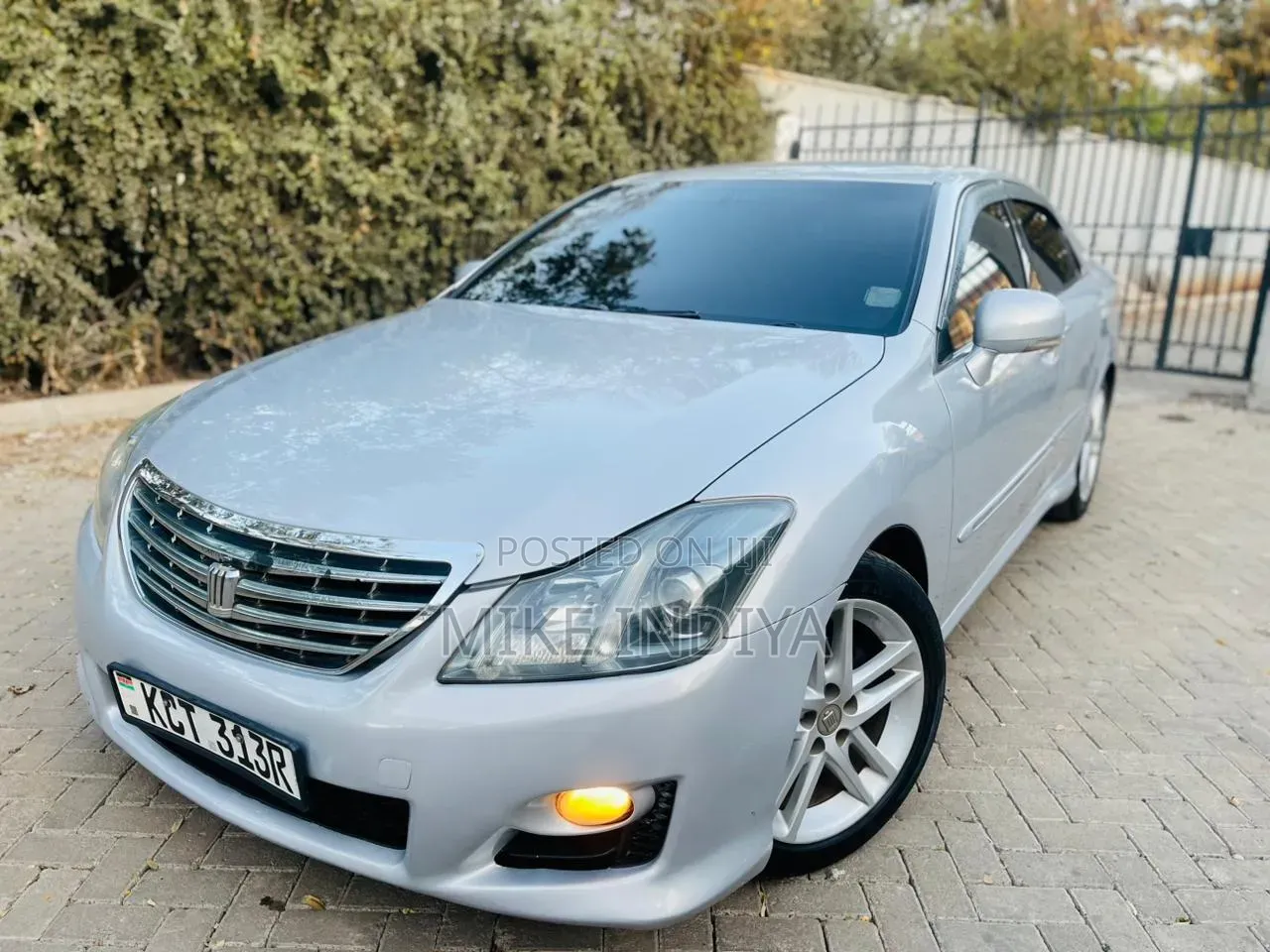 Toyota Crown 2012 Silver