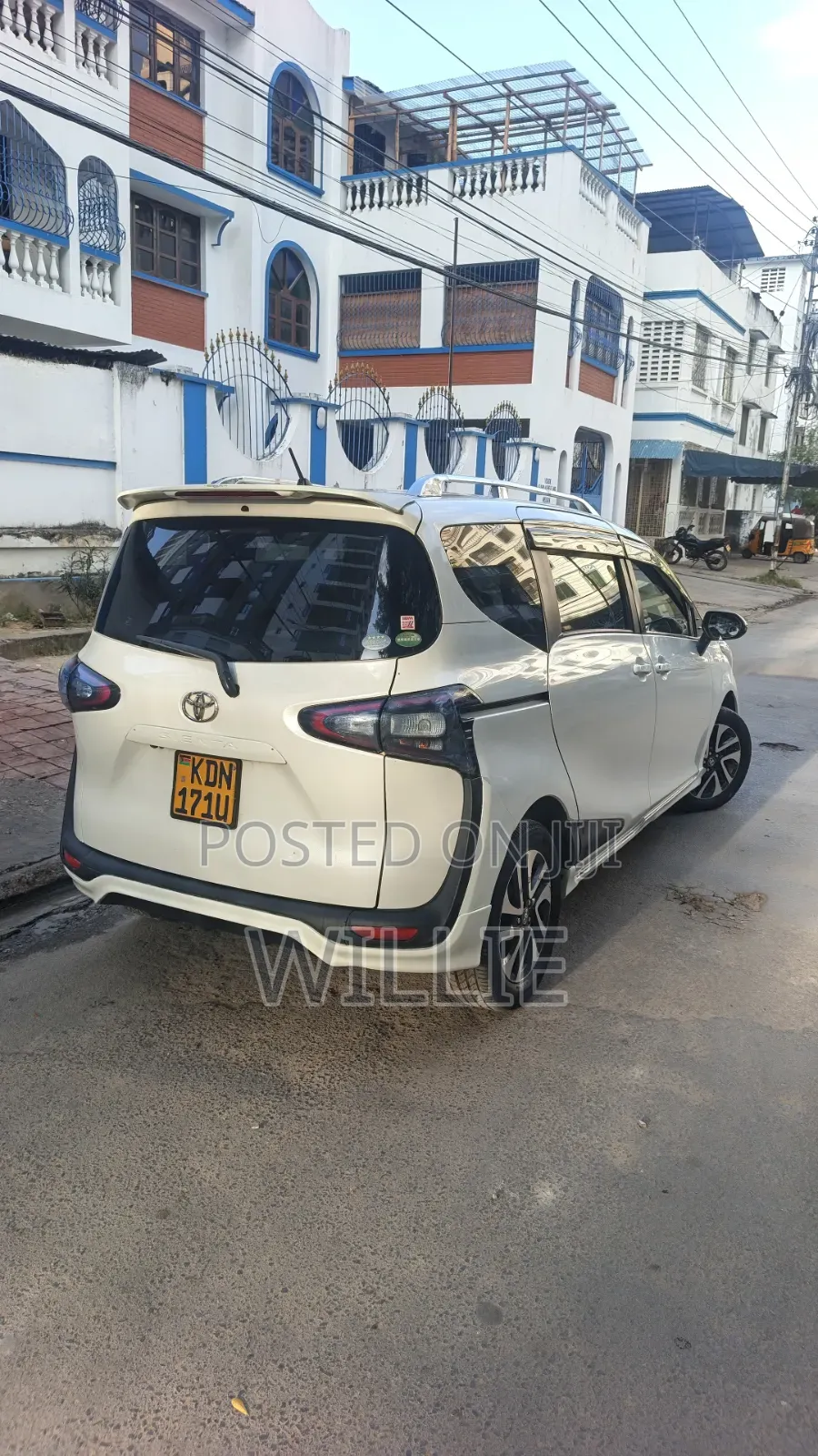 Toyota Sienta 2016 White