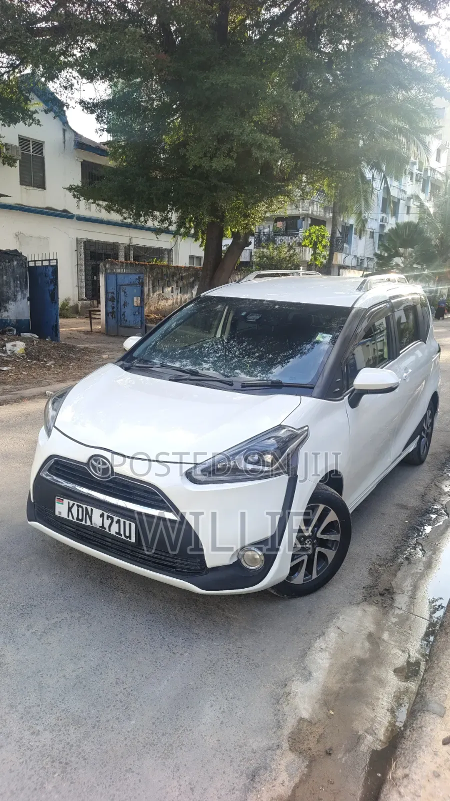Toyota Sienta 2016 White